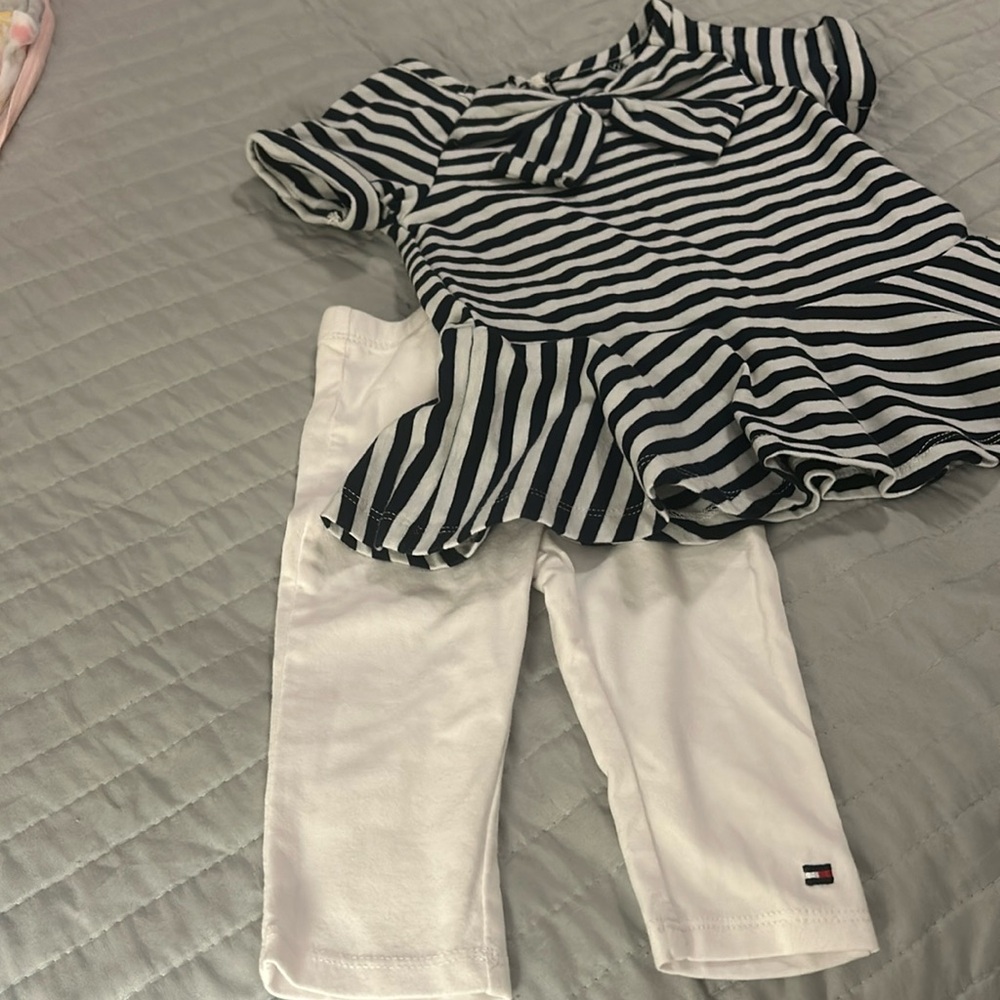 Tommy Hilfiger Black/White baby 2 piece outfit